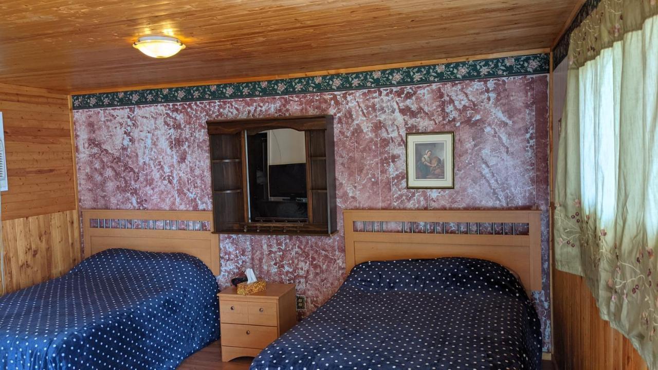 Balgonie Motel Motor Inn Pilot Butte Bagian luar foto