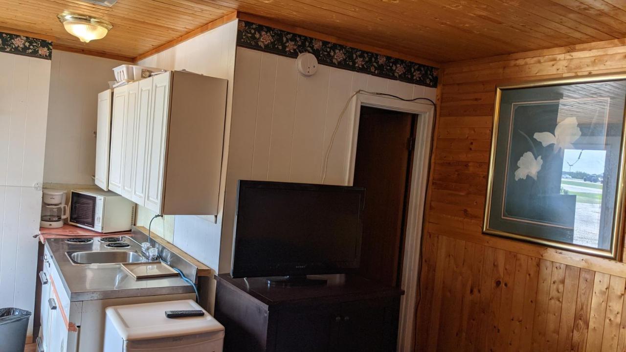 Balgonie Motel Motor Inn Pilot Butte Bagian luar foto